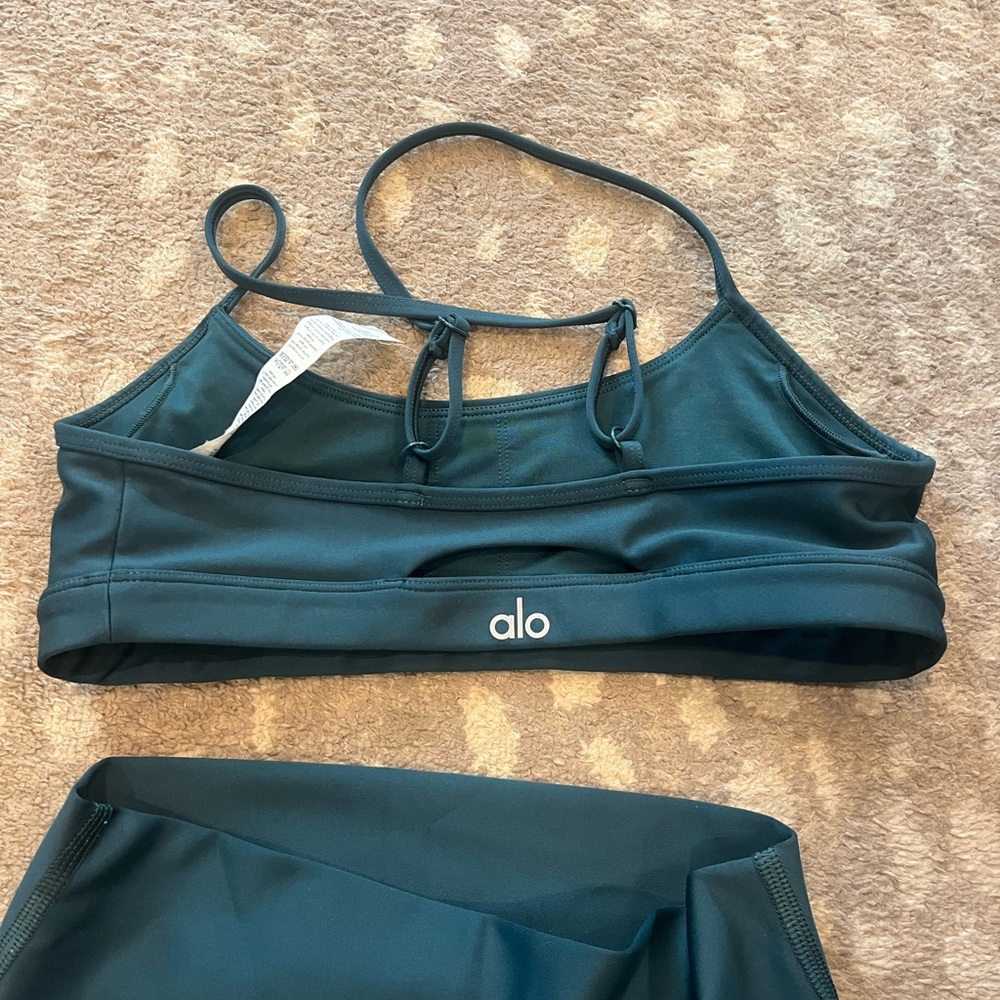 ALO airlift leggings and bra set - Picture 3 of 5